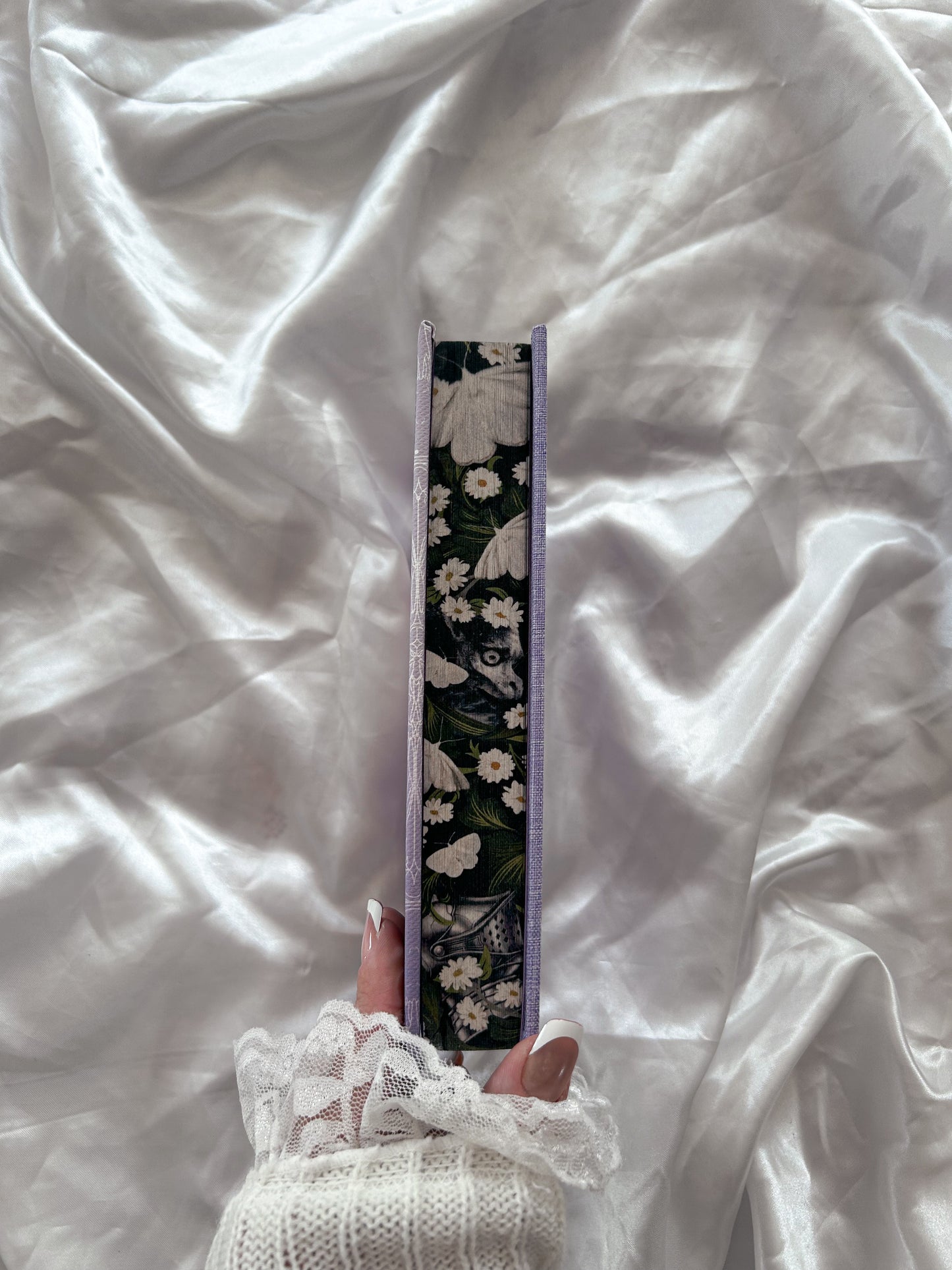 LIMITED : The Knight and The Moth artwork rebind with printed edges pre-order