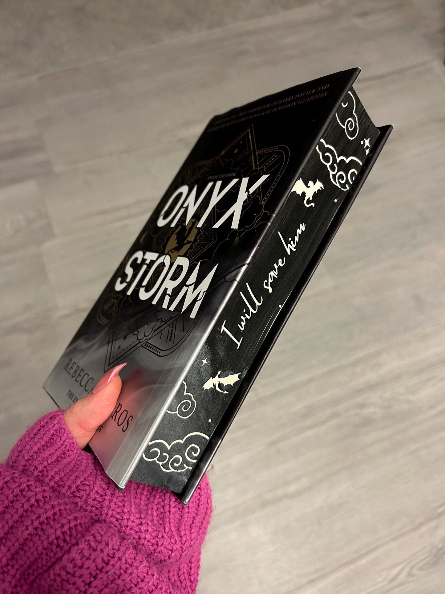 Onyx Storm UK hardback with painted edges