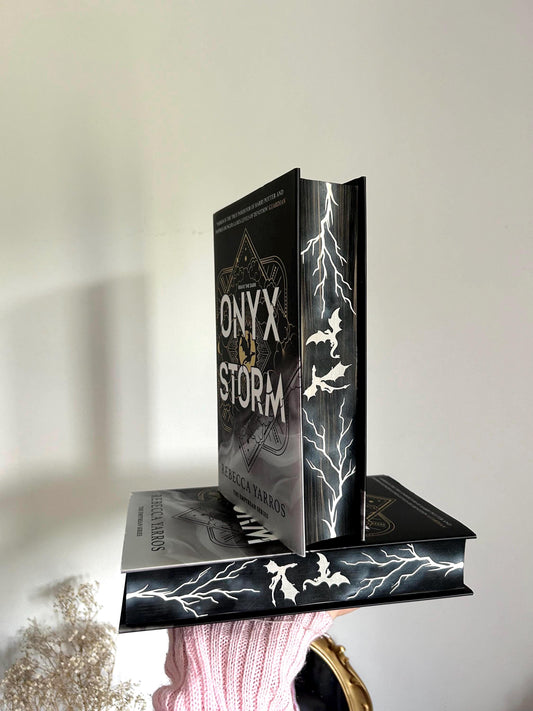 Onyx Storm UK hardback with sprayed edges