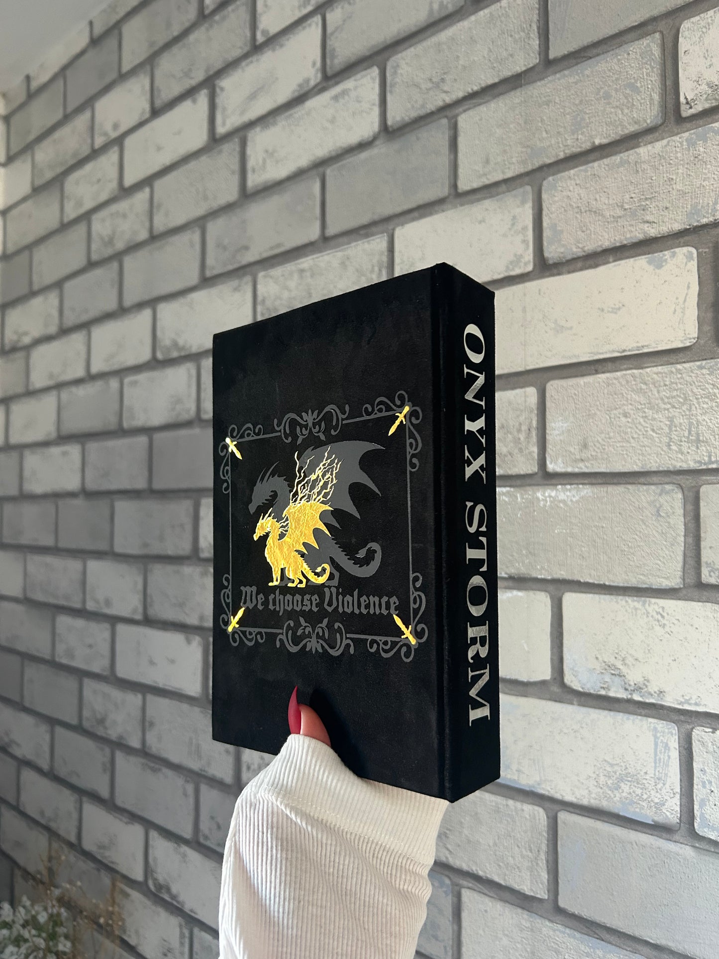 ONYX STORM REBIND - £2.50 raffle