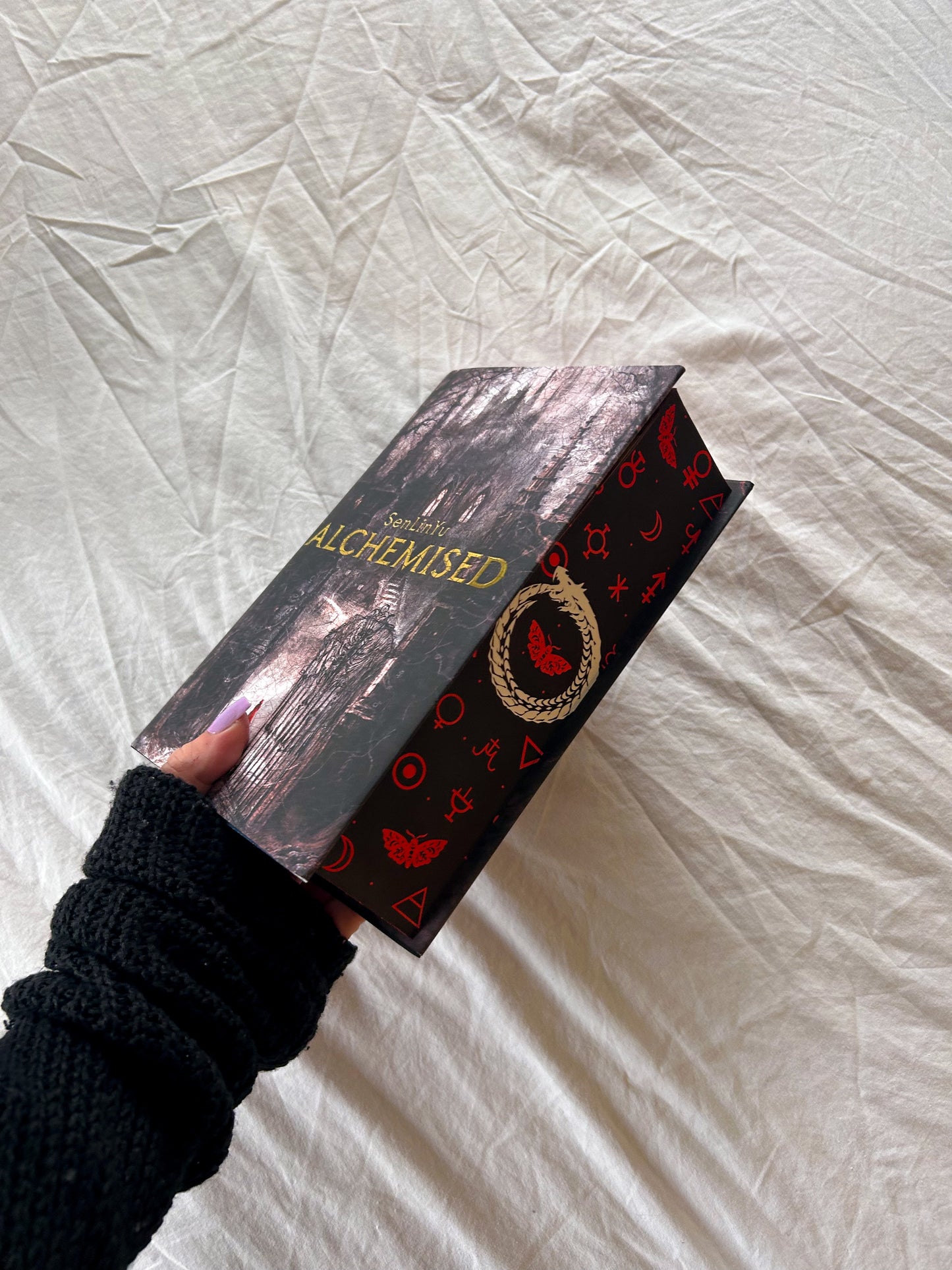 Alchemised by SenLinYu with sprayed edges