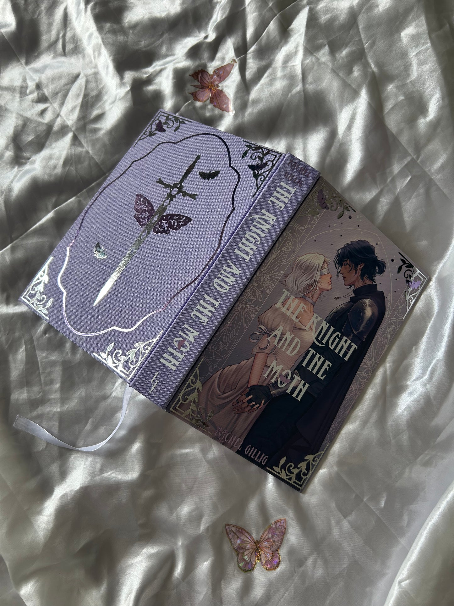 The Knight and the Moth Rebind in collaboration with @nuagedefraises
