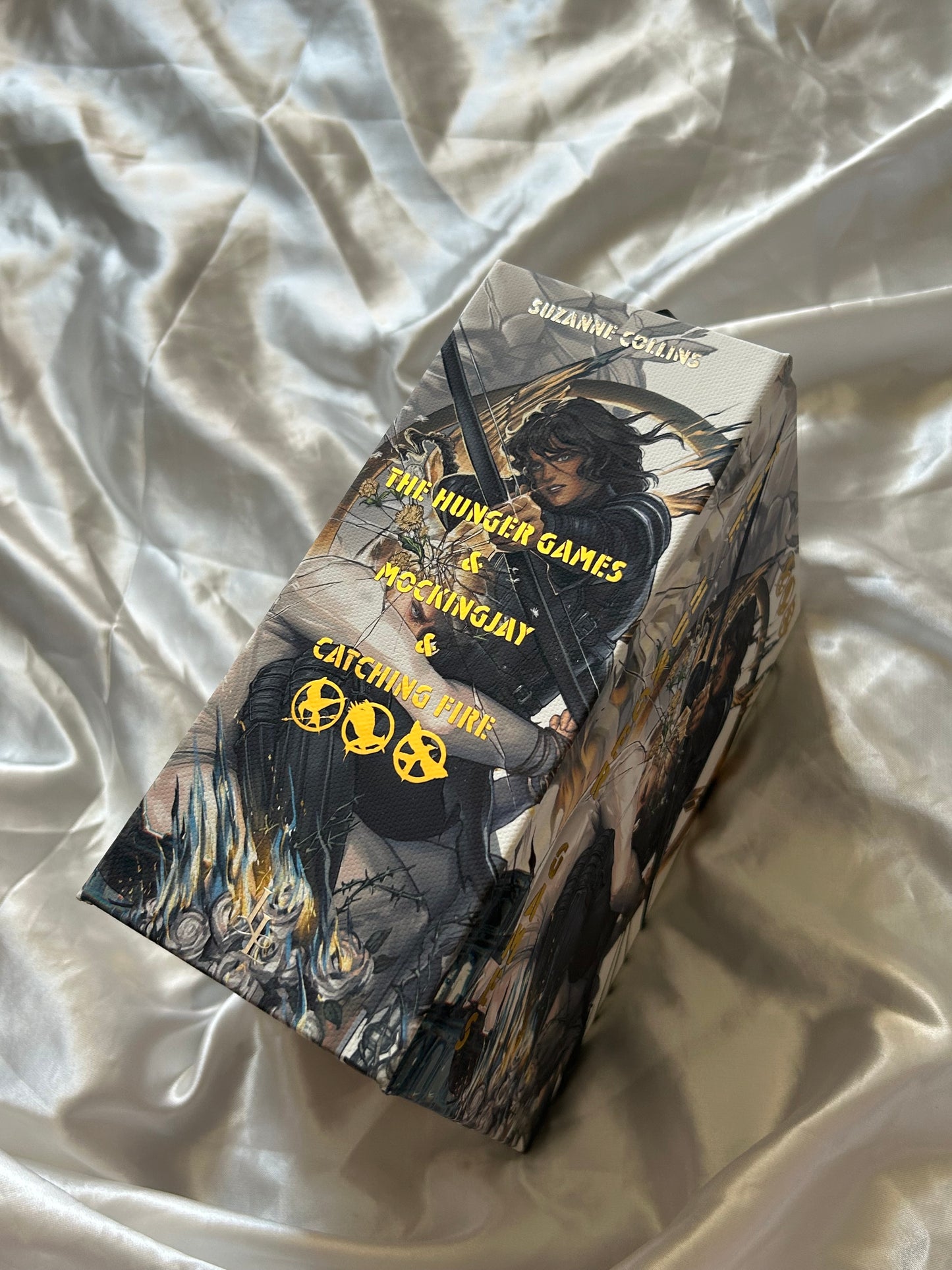 LIMITED EDITION : The Hunger Games Omnibus artwork rebind - only 5 available. Pre-order.