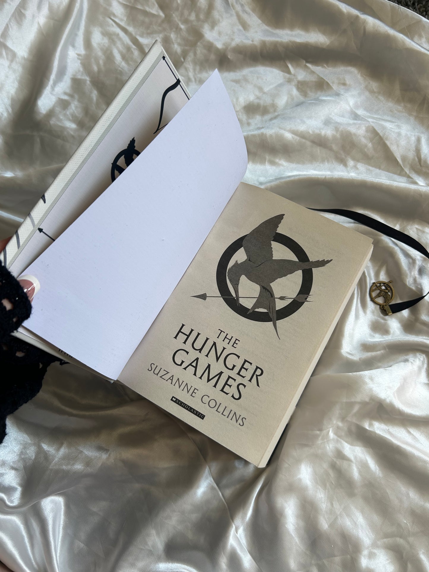 LIMITED EDITION : The Hunger Games Omnibus artwork rebind - only 5 available. Pre-order.