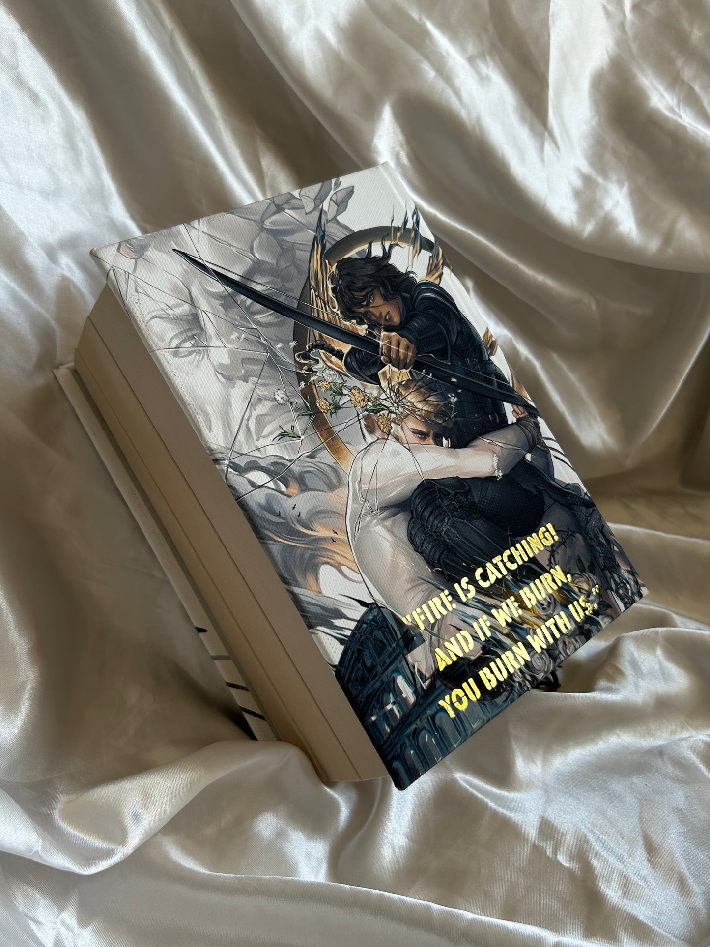 LIMITED EDITION : The Hunger Games Omnibus artwork rebind - only 5 available. Pre-order.