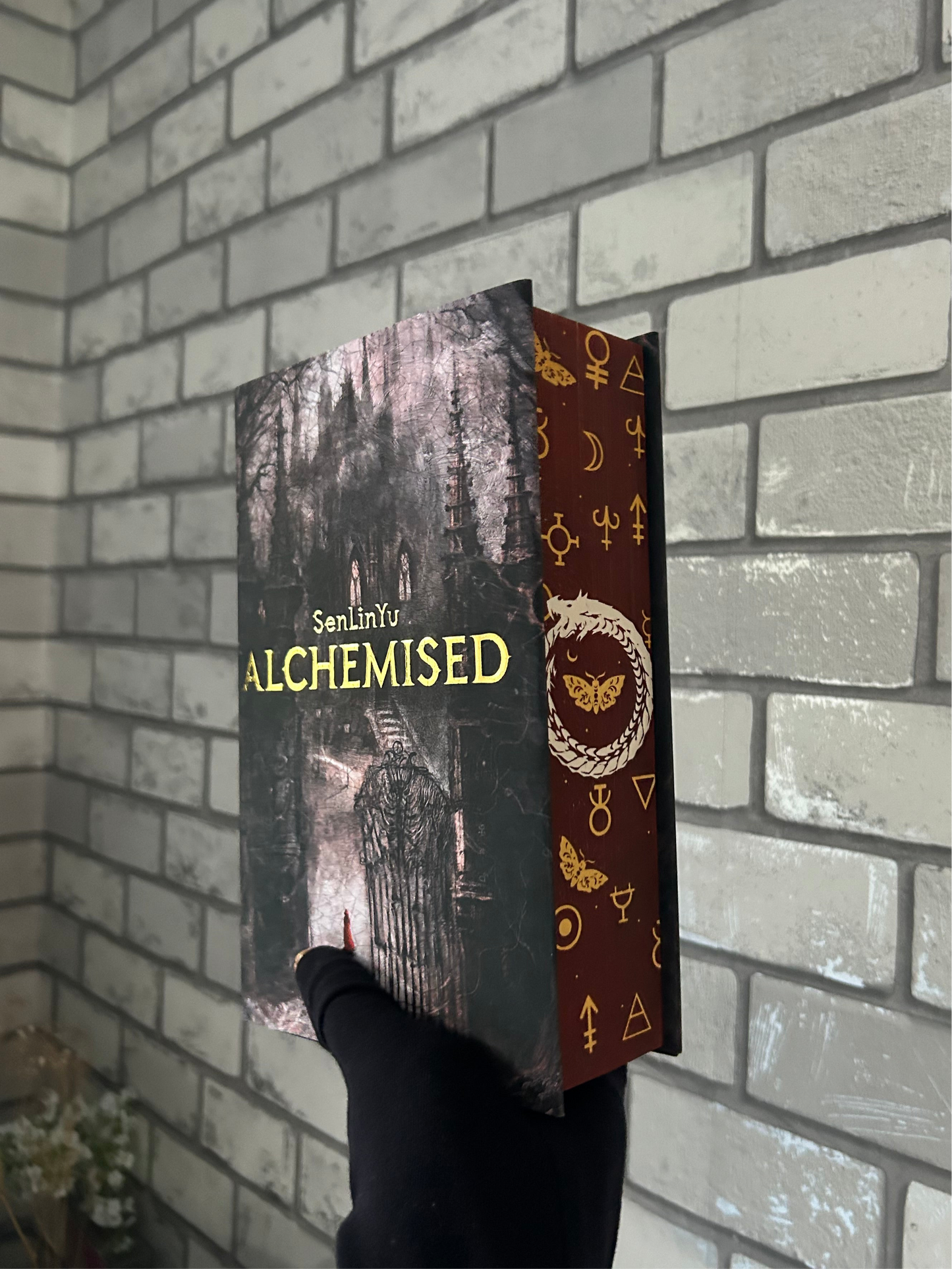 Alchemised by SenLinYu with sprayed edges