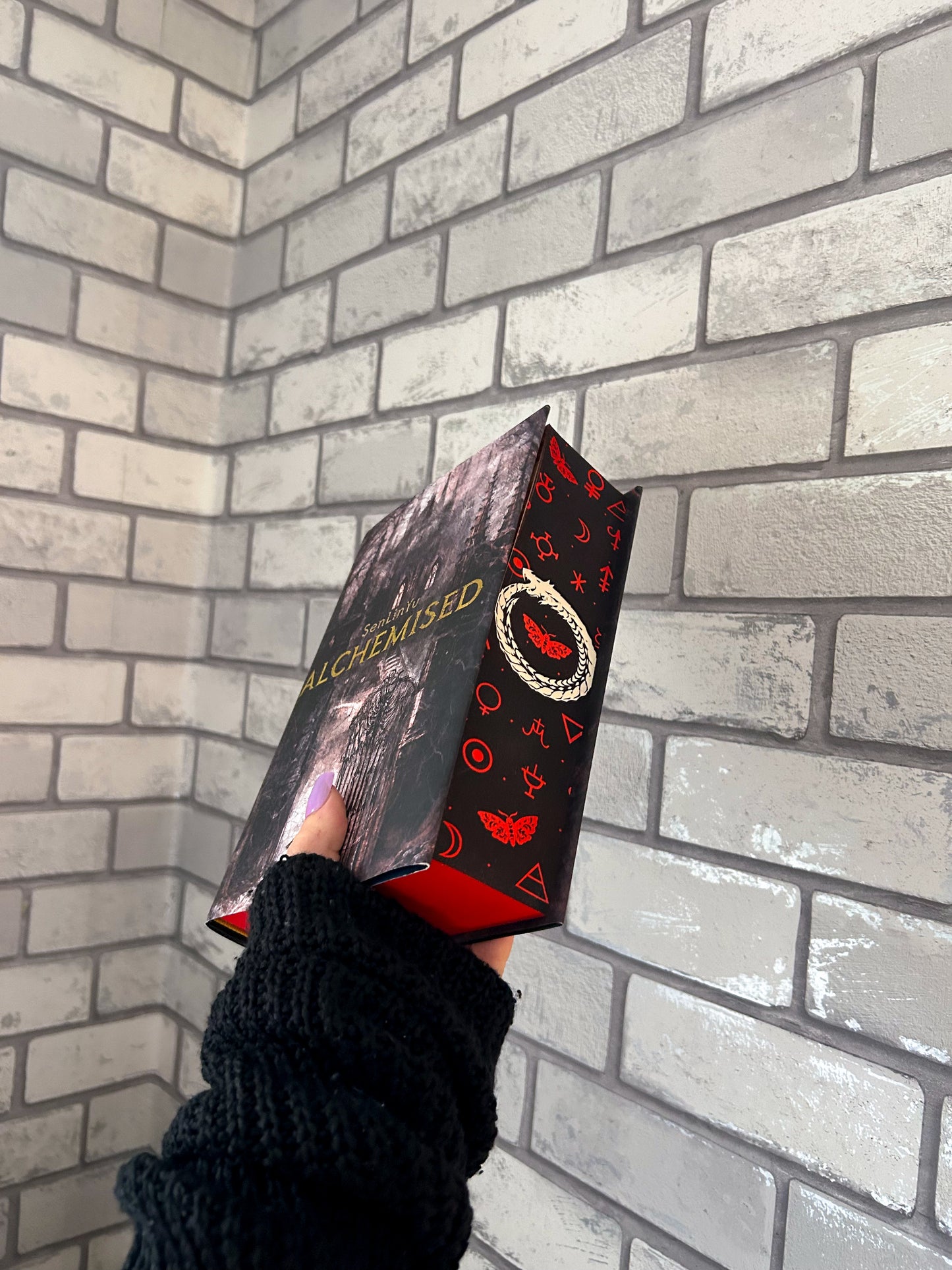 Alchemised by SenLinYu with sprayed edges