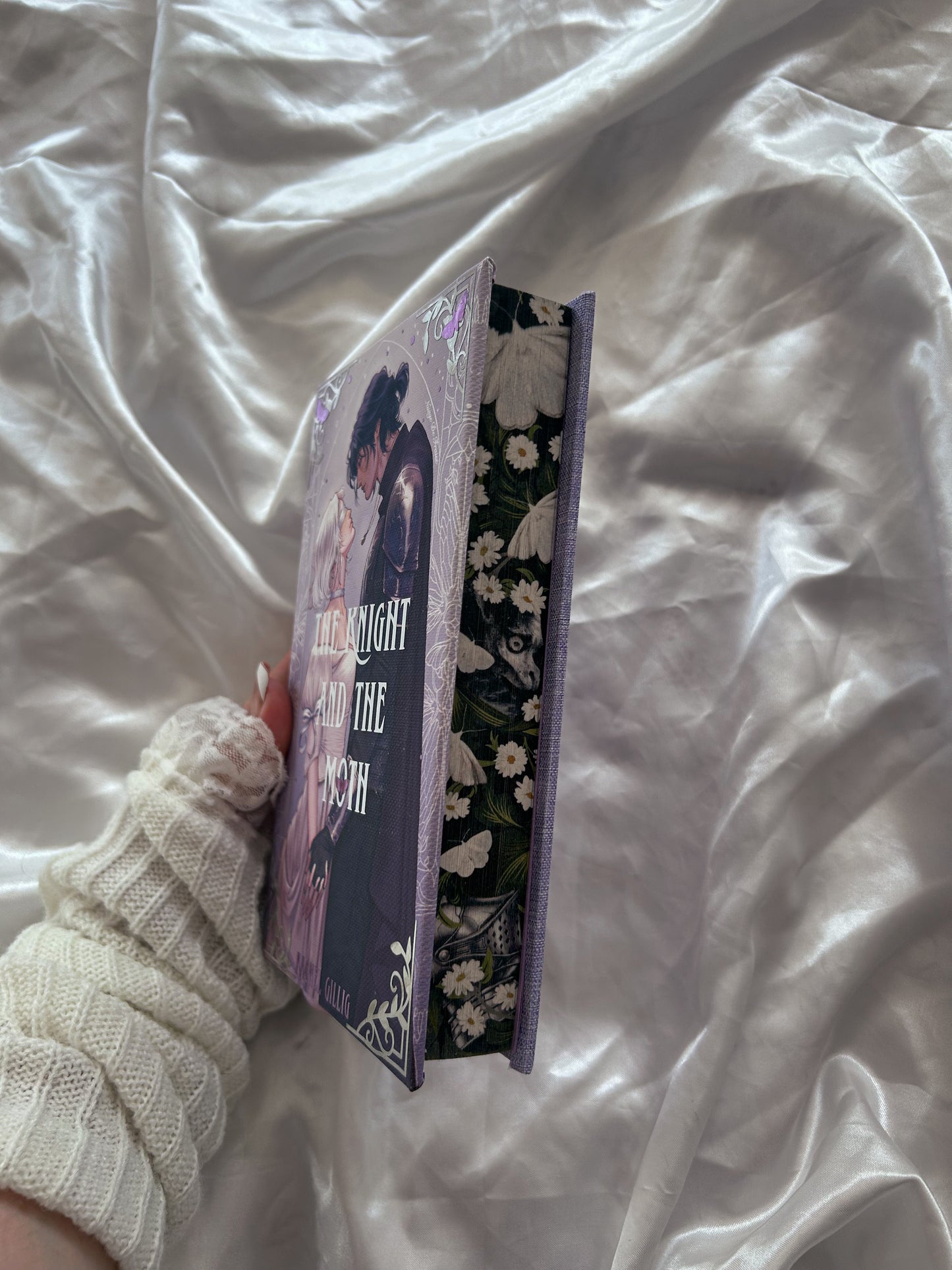 LIMITED : The Knight and The Moth artwork rebind with printed edges pre-order