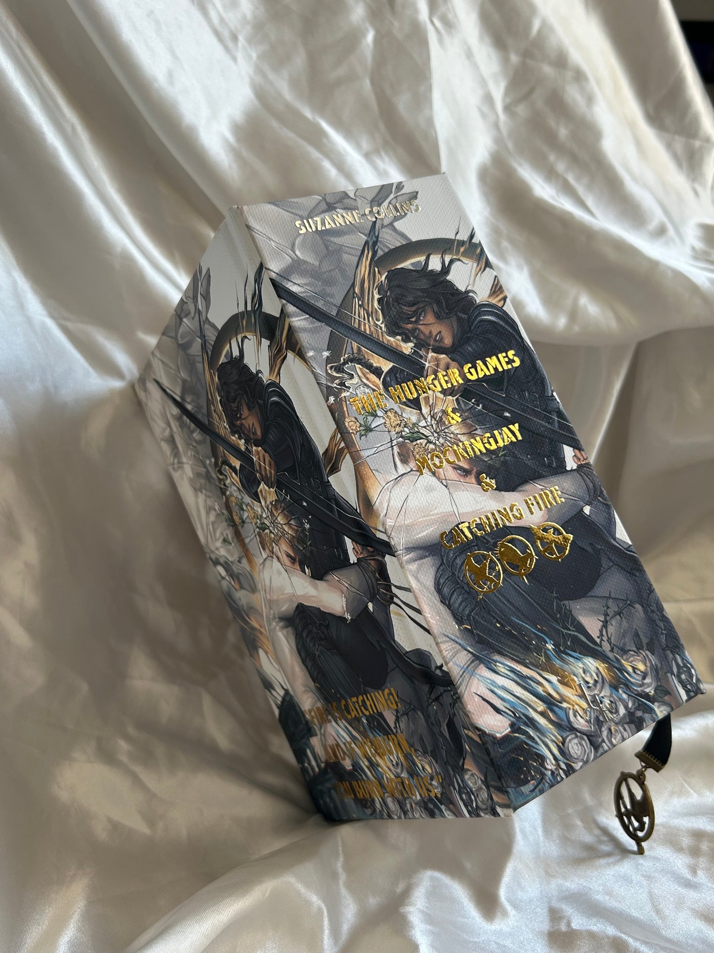 LIMITED EDITION : The Hunger Games Omnibus artwork rebind - only 5 available. Pre-order.